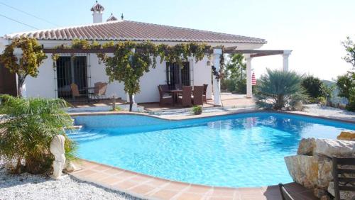 Piscina en o cerca de Casa Blanca (2 bed)