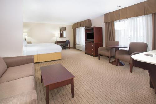 Gallery image of Holiday Inn Express Hotel & Suites Minot South, an IHG Hotel in Minot