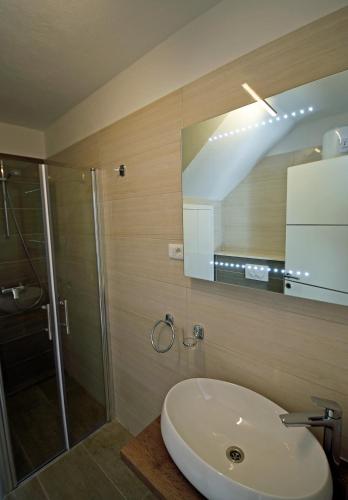 Kuzma Rooms 2