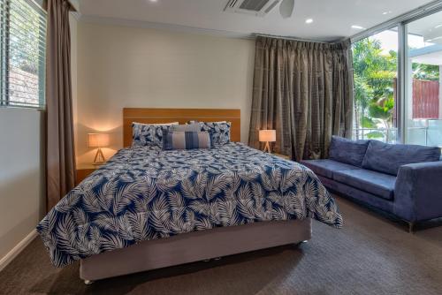 Katil atau katil-katil dalam bilik di Pavillions on Hamilton Island by HIHA