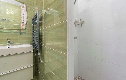 Un baño de Rooms Porto