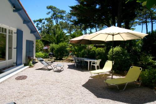 Photo de la galerie de l'établissement Lovely house with idyllic garden in very central Cap Ferret location, à Lège-Cap-Ferret