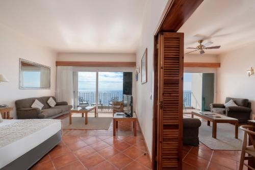 Ruang duduk di Albatroz Beach & Yacht Club