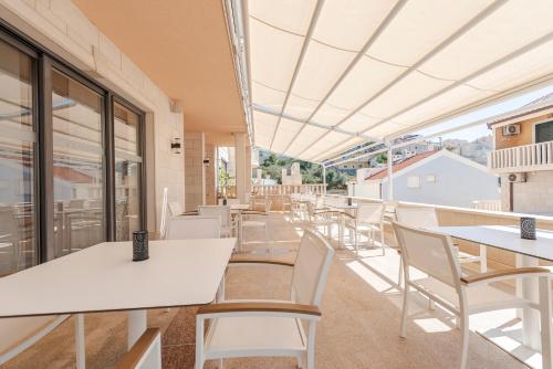 Gallery image of Hotel Villa MiraMar in Omiš