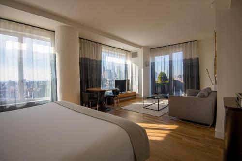 Hotel Indigo Lower East Side New York by IHGにあるベッド