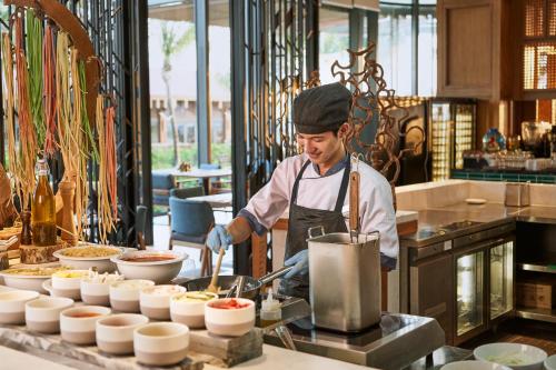 Mad på resortet eller i nærheden