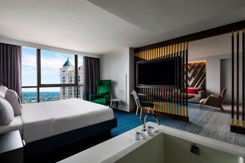 The Starling Atlanta Midtown, Curio Collection by Hilton Image