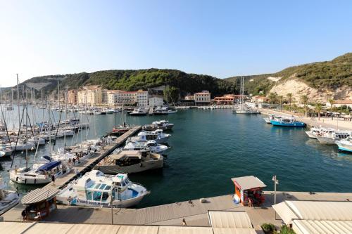 Superbe T3 sur la Marina de Bonifacio