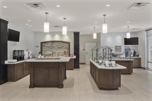 Nhà bếp/bếp nhỏ tại Staybridge Suites - Florence Center by IHG