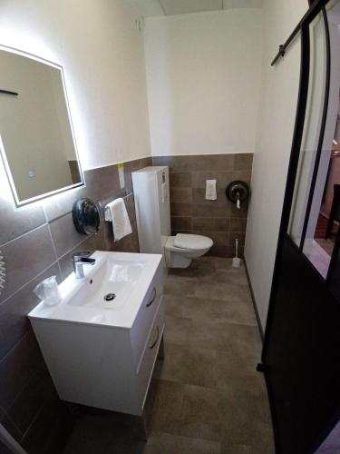 Ένα μπάνιο στο Hotel Astoria