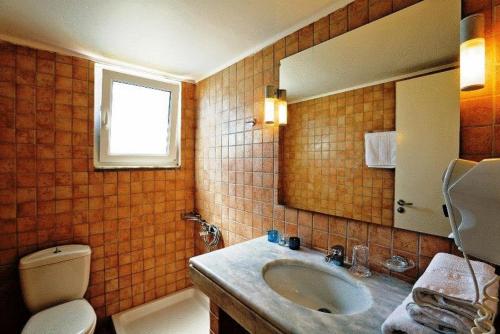 Katikies Studios & Apartments tesisinde bir banyo