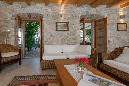 Posedenie v ubytovaní Luxury Beachfront Villa Mare with private pool at the beach Orebic - Peljesac