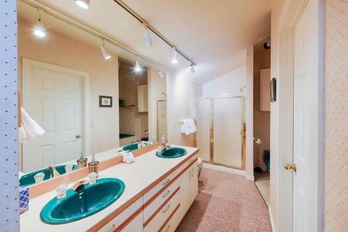 Ένα μπάνιο στο Evergreen House by Casago McCall - Donerightmanagement