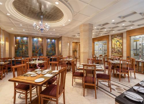 Restaurace v ubytování Sarovar Portico Kalupur Ahmedabad