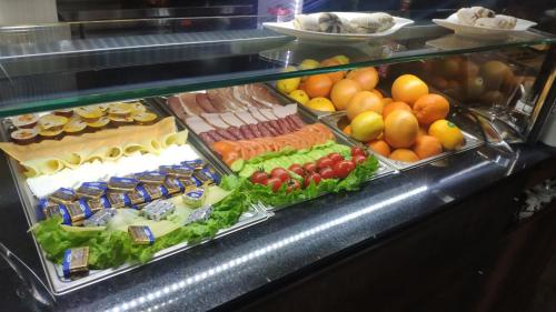 Makanan di atau berdekatan hotel