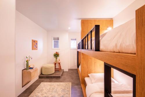 Кровать или кровати в номере Bunk Hotel Amsterdam
