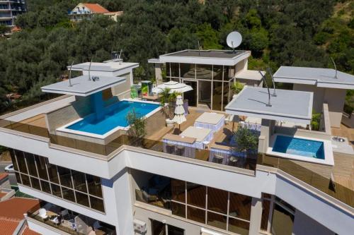 Bazén v ubytování Butterfly Apartman nebo v jeho okolí