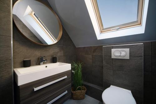 Ένα μπάνιο στο Eger's Flow Apartment