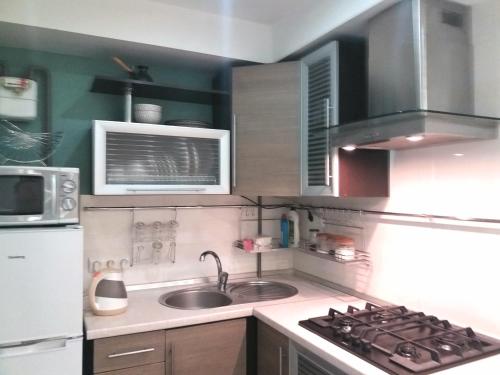 Кухня или мини-кухня в apartment 2 badroom, centre
