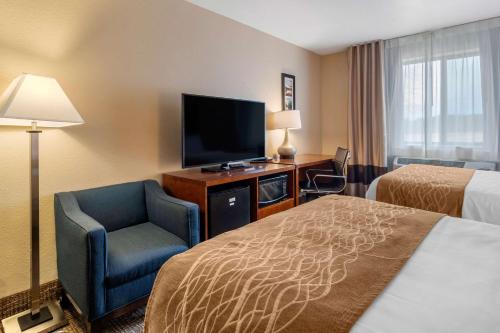 Postel nebo postele na pokoji v ubytování Comfort Inn & Suites South Hill I-85