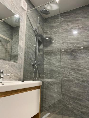 Bilik mandi di Apart Reserve Central