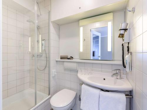 Koupelna v ubytování ibis Berlin Mitte