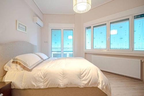Posteľ alebo postele v izbe v ubytovaní A 2 bedroom luxurious experience in Pagrati