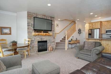 2 Bedroom Condo Vacation Rental in Huntsville, Utah, LS 18
