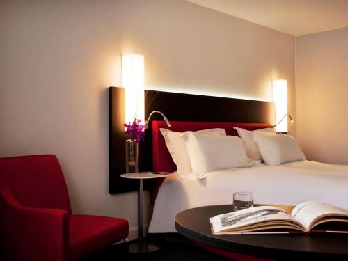 Posteľ alebo postele v izbe v ubytovaní Mercure Paris CDG Airport & Convention