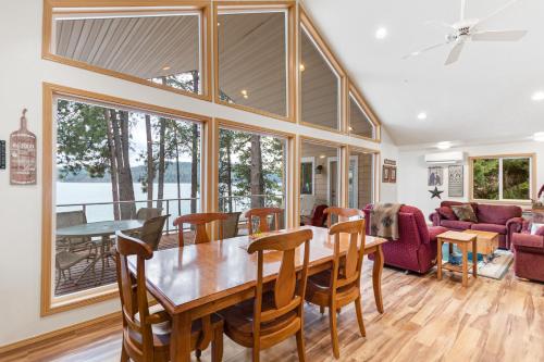Lakefront Seclusion – Photos 3