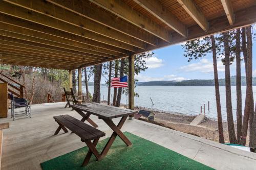 Lakefront Seclusion – Photos 4