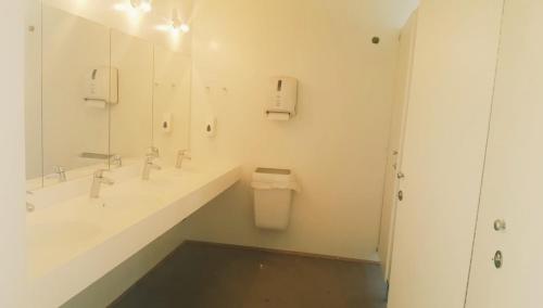 Hlíd Huts tesisinde bir banyo