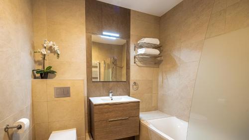 Bilik mandi di L'O Rouge - Apt A102 - BO Immobilier- Châtel-remises sur les forfaits de skis Châtel ou Portes du soleil