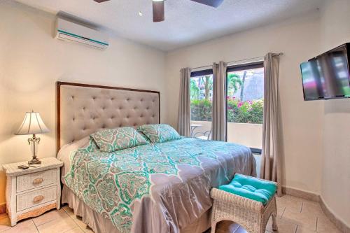 Кровать или кровати в номере Marina Sol Los Cabos Haven - Walk to Medano Beach!