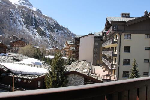Résidence VAL VILLAGE, skis aux pieds, Duplex 3 chambres 75 m2 - by MONTBLANC LODGE