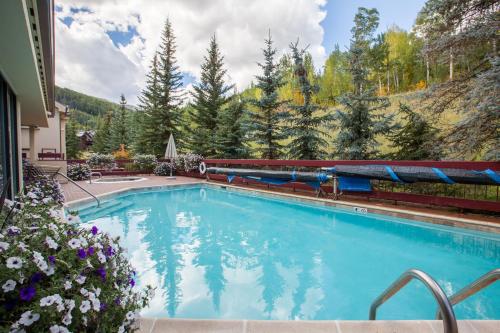 Πισίνα στο ή κοντά στο Strawberry Park True Ski In Ski Out by Vail Realty