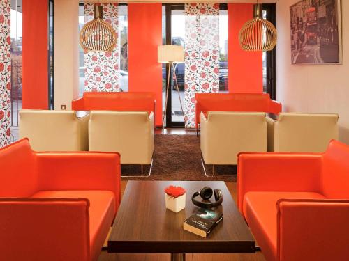 ibis London Docklands Canary Wharf Image
