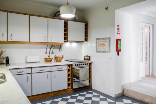 Kuchyň nebo kuchyňský kout v ubytování Eighteen21 Houses - Casa de São Domingos