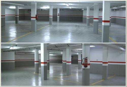 two pictures of a parking garage with white columns at Miami Mar - Boutique Hotel & Restaurante in Sant Carles de la Ràpita