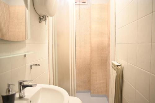 Vonios kambarys apgyvendinimo įstaigoje Camere Paolo