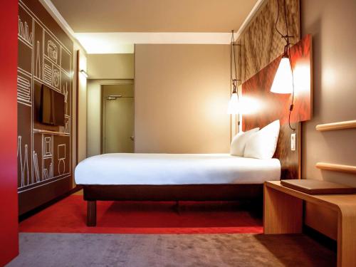 Cama o camas de una habitación en ibis Hotel Brussels Centre Gare du Midi