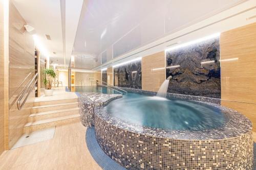 Bazén v ubytování Spa Hotel ULRIKA nebo v jeho okolí