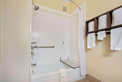 Ванна кімната в La Quinta by Wyndham Boise Airport