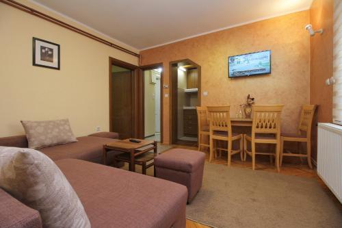 Istumisnurk majutusasutuses Apartmani Milekic