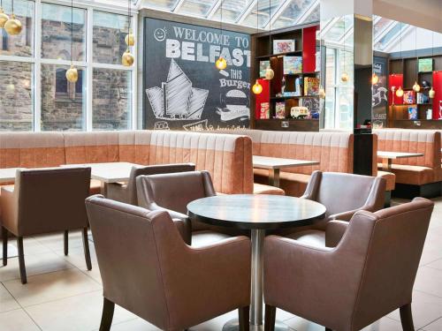 Et opholdsområde på ibis Belfast Queens Quarter