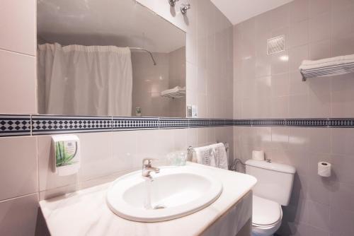 Gallery image of Santa Cruz in Güéjar-Sierra