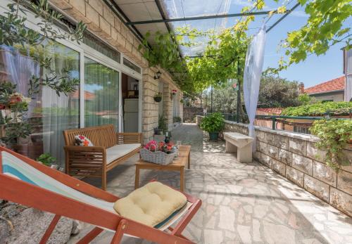 Balkón alebo terasa v ubytovaní Apartmani Antunović Podgora