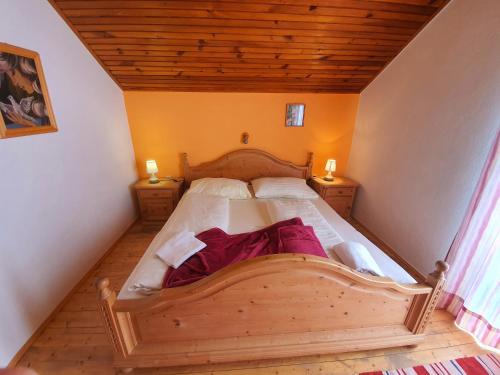 เตียงในห้องที่ Hotel Restaurant Gasthof Michal