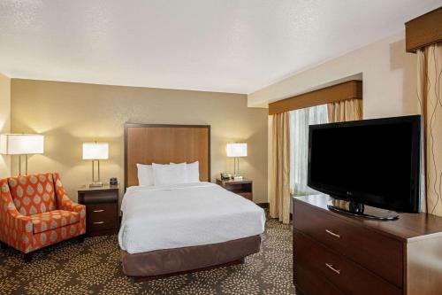 La Quinta by Wyndham Las Vegas RedRock/Summerlin Image