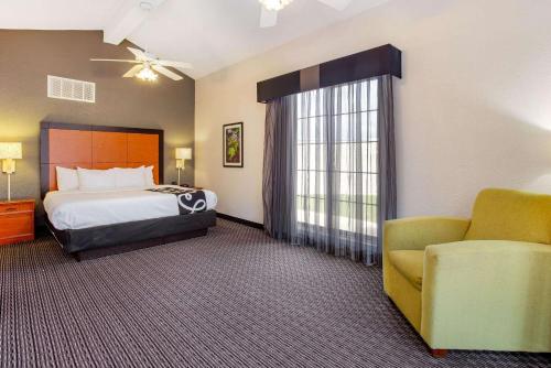 Postel nebo postele na pokoji v ubytování La Quinta Inn by Wyndham Champaign